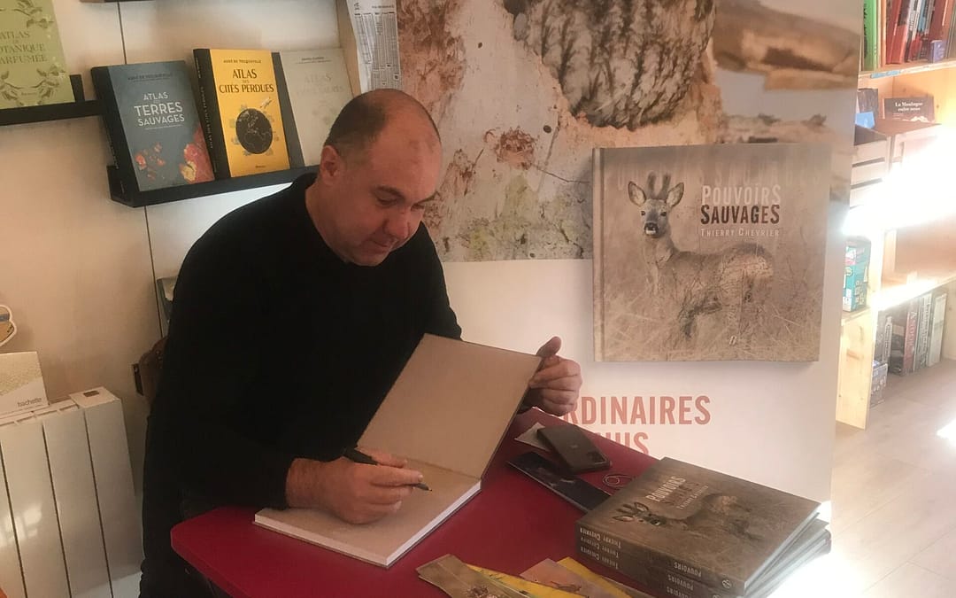 Dédicace du livre « pouvoirs sauvages » par Thierry CHEVRIER